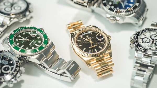 Hãng sản xuất đồng hồ cơ học Rolex dành cho giới thượng lưu - Ví dụ về market nicher