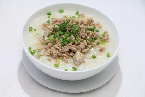 Cháo thịt băm chính là một trong những thực phẩm ưu tiên hàng đầu dành cho người bệnh  