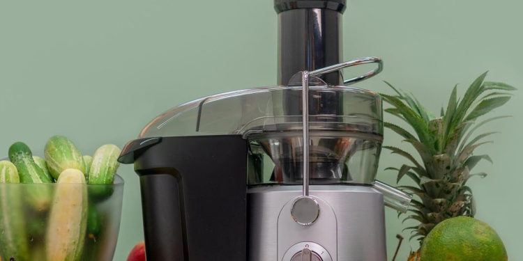 Nên chọn máy ép nhanh, máy ép chậm, hay máy xay sinh tố?