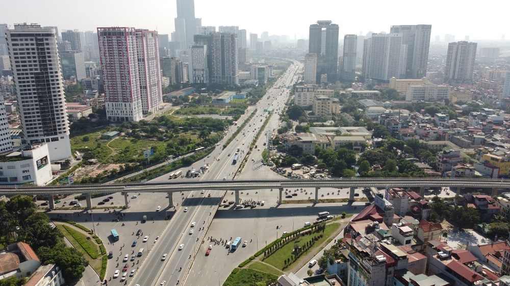 Nhà gần trục đường lớn