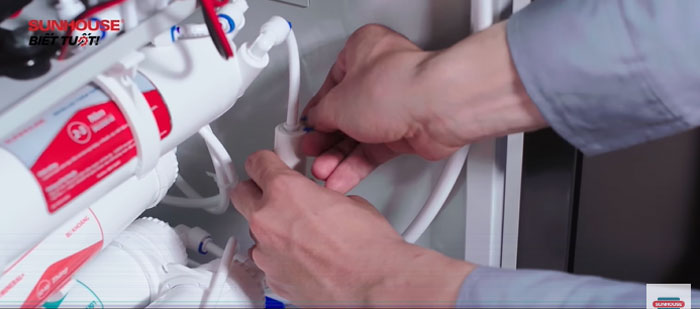 Thường xuyên kiểm tra đường ống dẫn nước để tránh tình trạng bị rò rỉ nước gây ảnh hưởng đến khả năng hoạt động của thiết bị 
