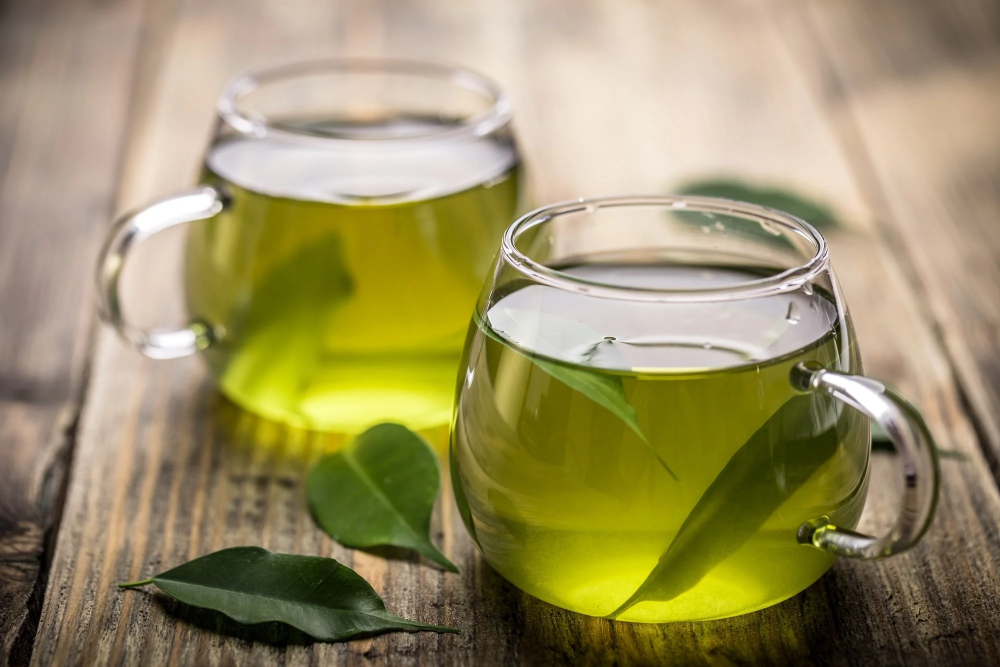 Trà xanh cũng có tác dụng tốt trong việc giúp thư giãn tinh thần, giảm căng thẳng và hỗ trợ tiêu hóa