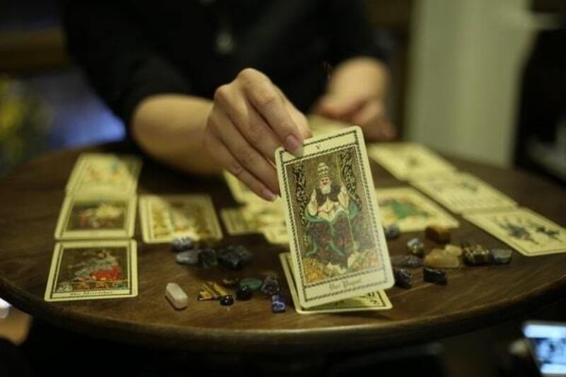 Có nên tin vào bói bài Tarot?